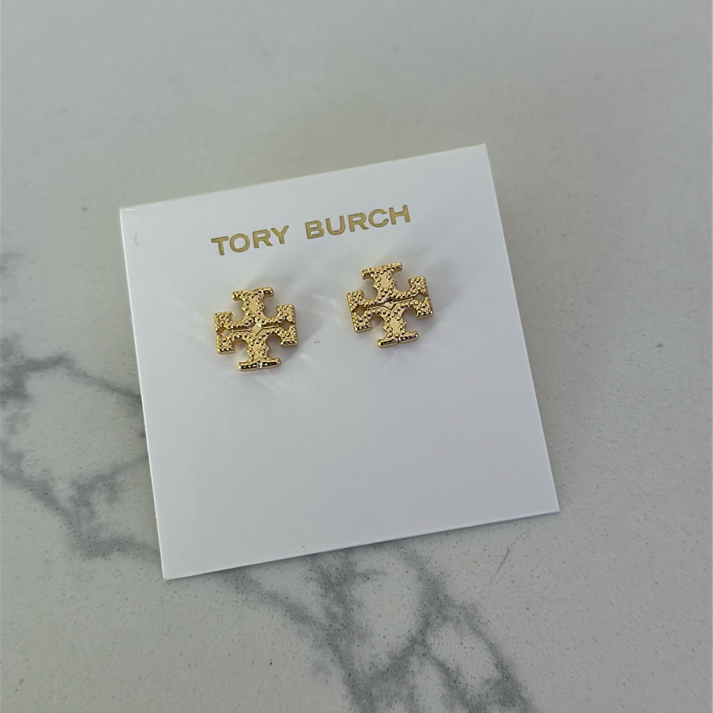 94 Tory Burch Milgrain Stud Earrings 85$